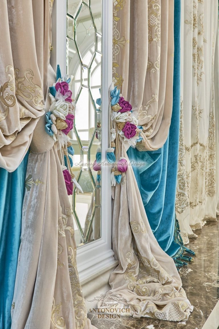 Элегантная гостиная, шторы в классическом стиле, дом Ташкент